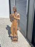 Arte em madeira - Escultura Mulher