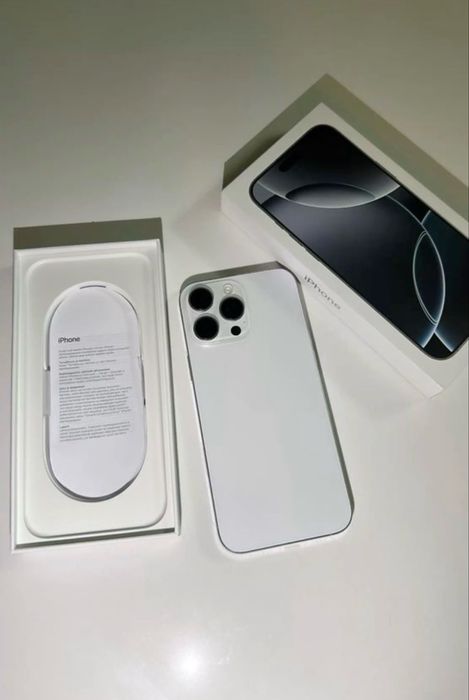 Vendo iPhone 16 pro max 256gb branco bateria 100%