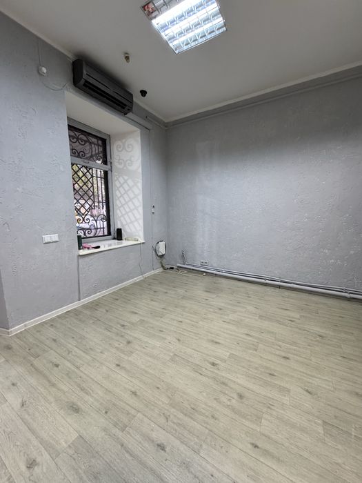 Аренда места в самом центре в студии красоты