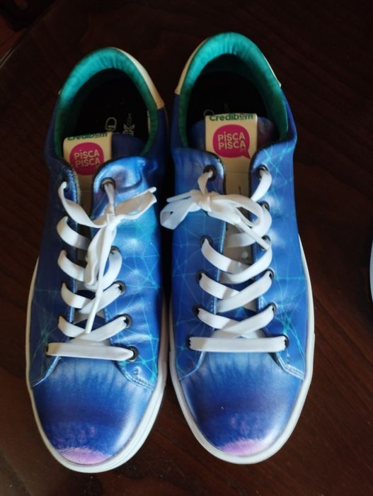 Tênis novos em pele, n. 44