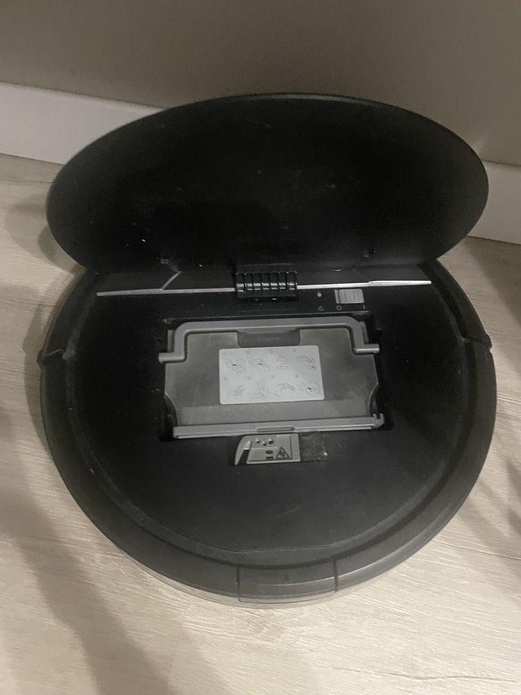 Робот-пилосос миючий iRobot Roomba Combo (R113840)