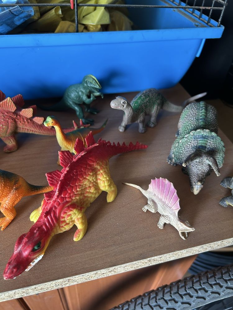 dinozaury figurki