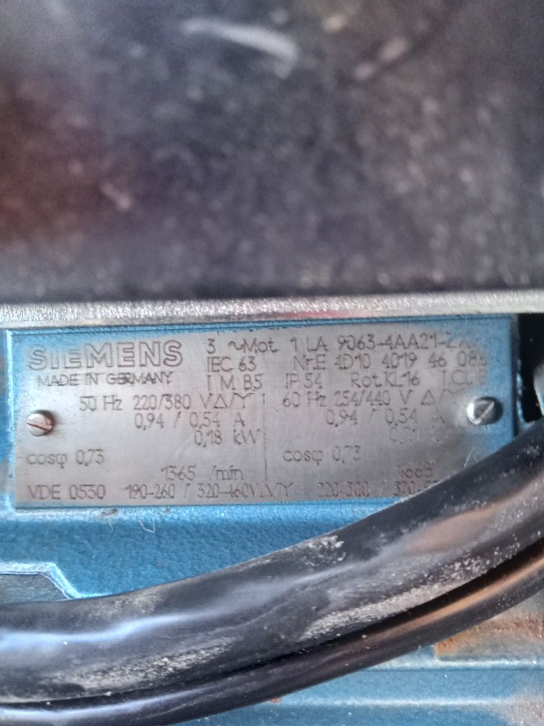 Mechanizm bramy sklepowej segmentowej