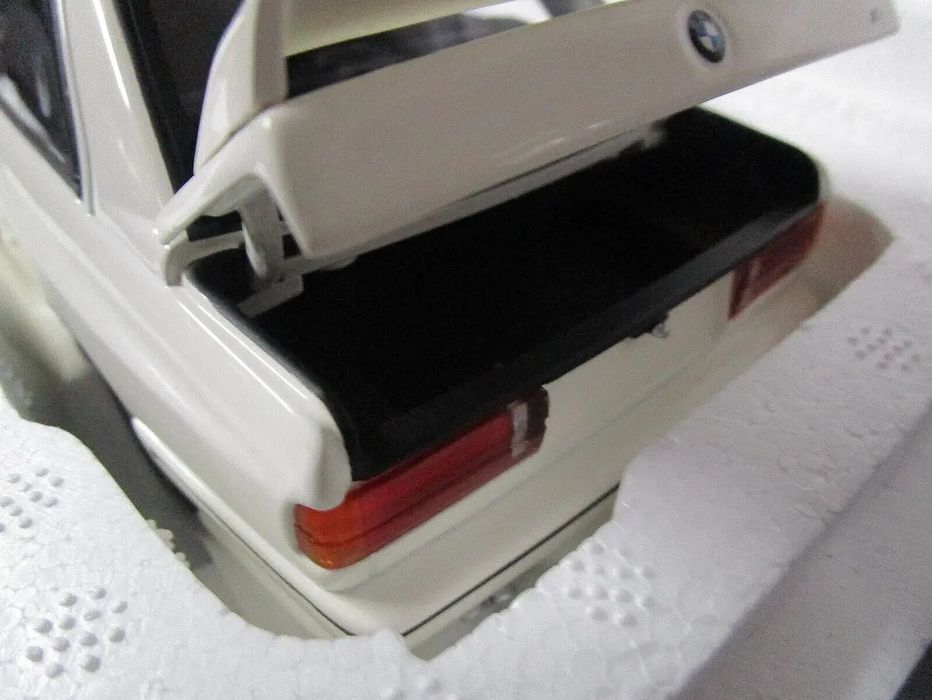 Minichamps 1:18 bmw m3 (e30) ano 1987
