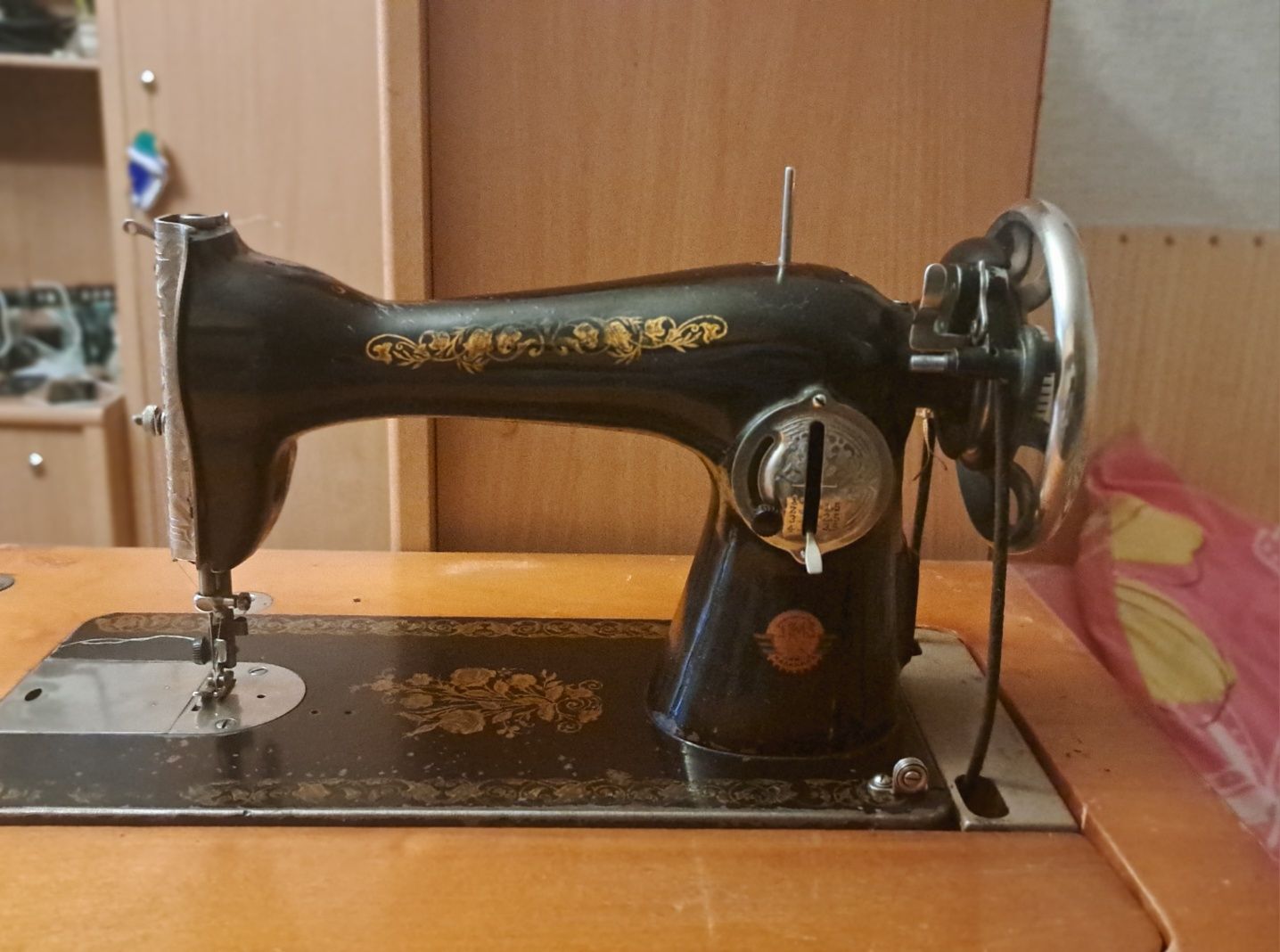 Швейная машина  ПМЗ  класса  1-М.