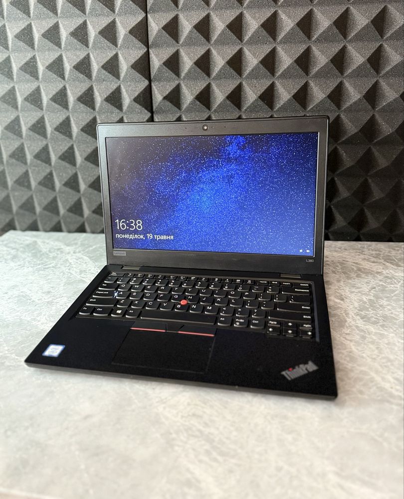 Ігровий Ноутбук Lenovo / 8GB DDR4 / intel i3 gen 8 / SSD m.2 nvme 256