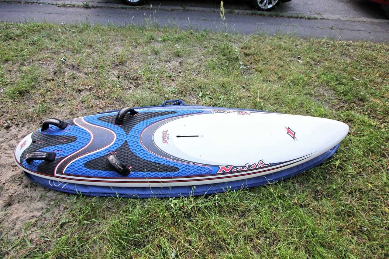 Naish Titan 138L+ 2 stateczniki