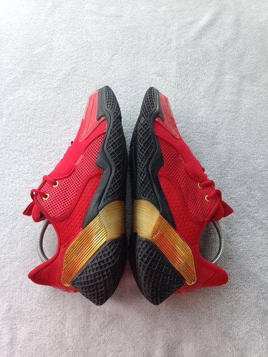 Женские кроссовки Adidas 4UTURE р37.5-38