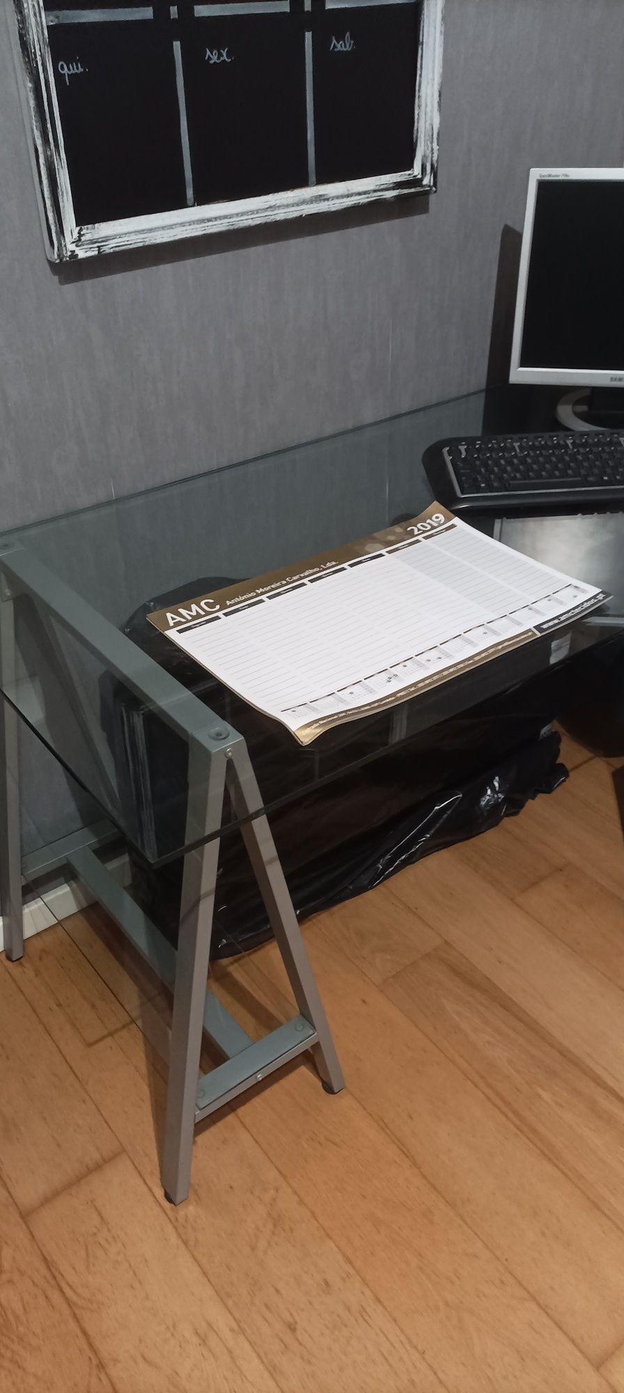 Secretaria tampo em vidro