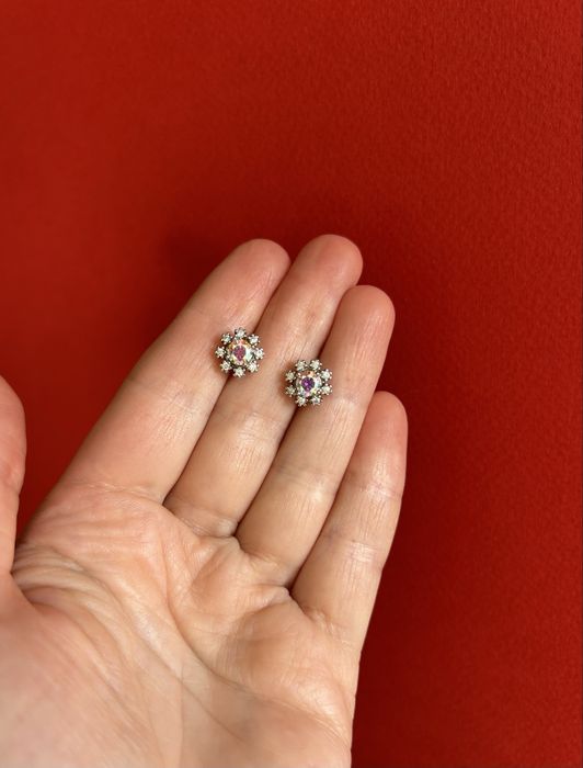 Космічний колір муасанітів Сережки квіточки 0,5 карат