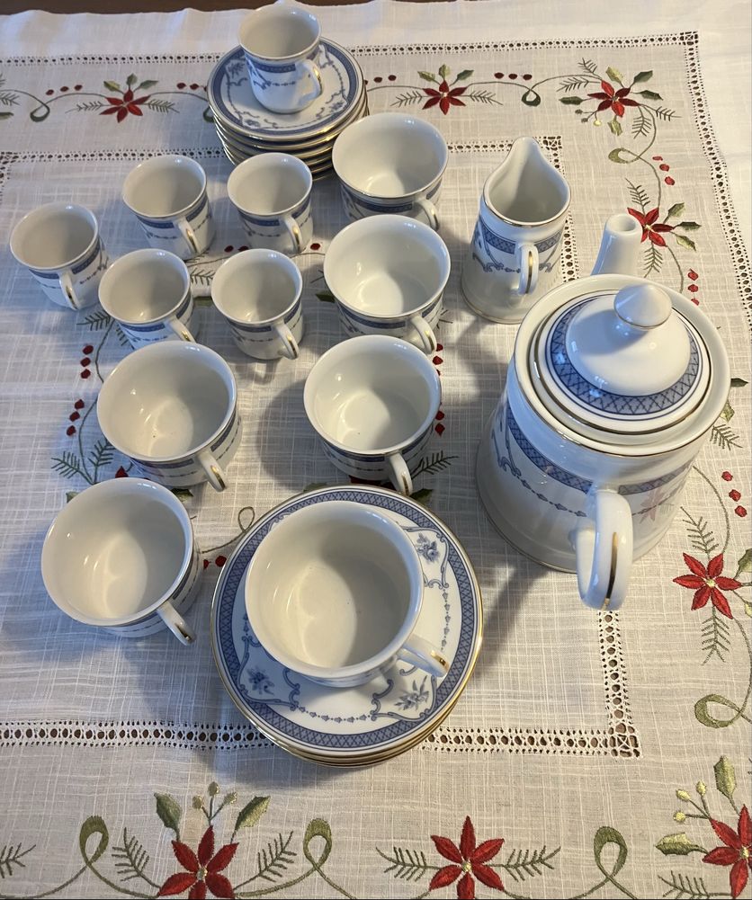 Dois servicos de chá e café Quinta Nova