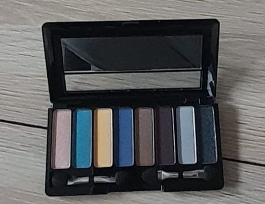 Paletka cieni od Avon