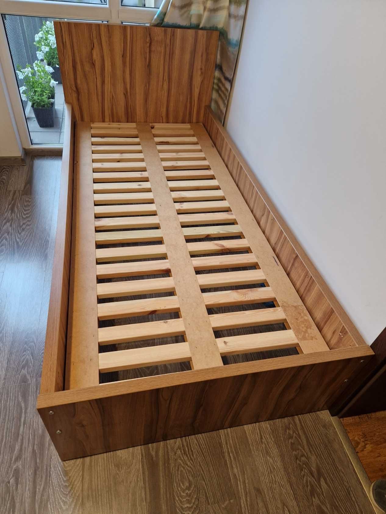 Łóżko pojedyncze 90x200 + materac JANPOL Kronos