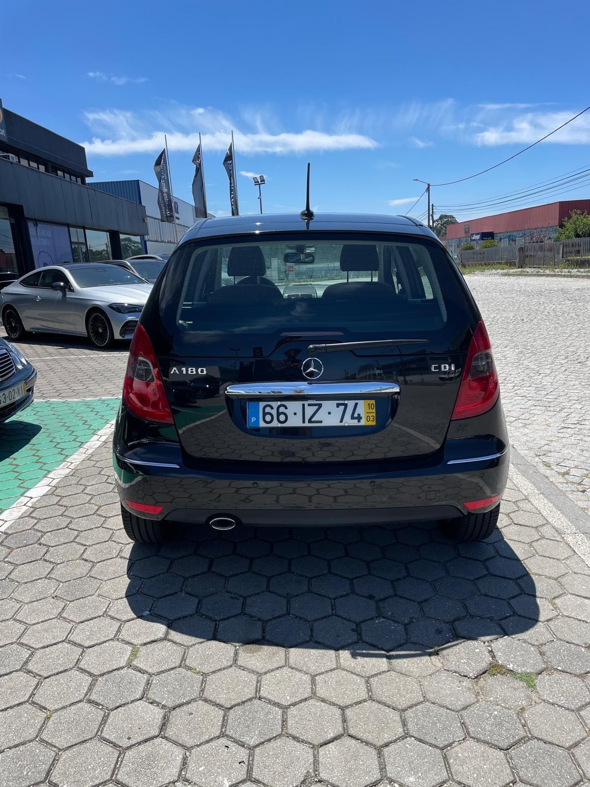 Mercedes A180 CDI muito bem estimado