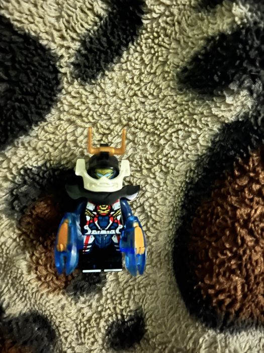 Фигурка лего ниндзяго,робот