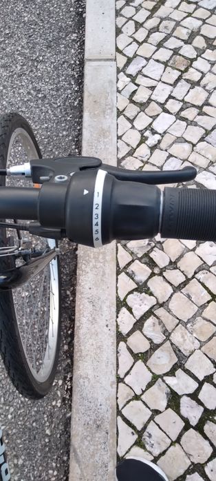 Vendo. Usada apenas 2 vezes.