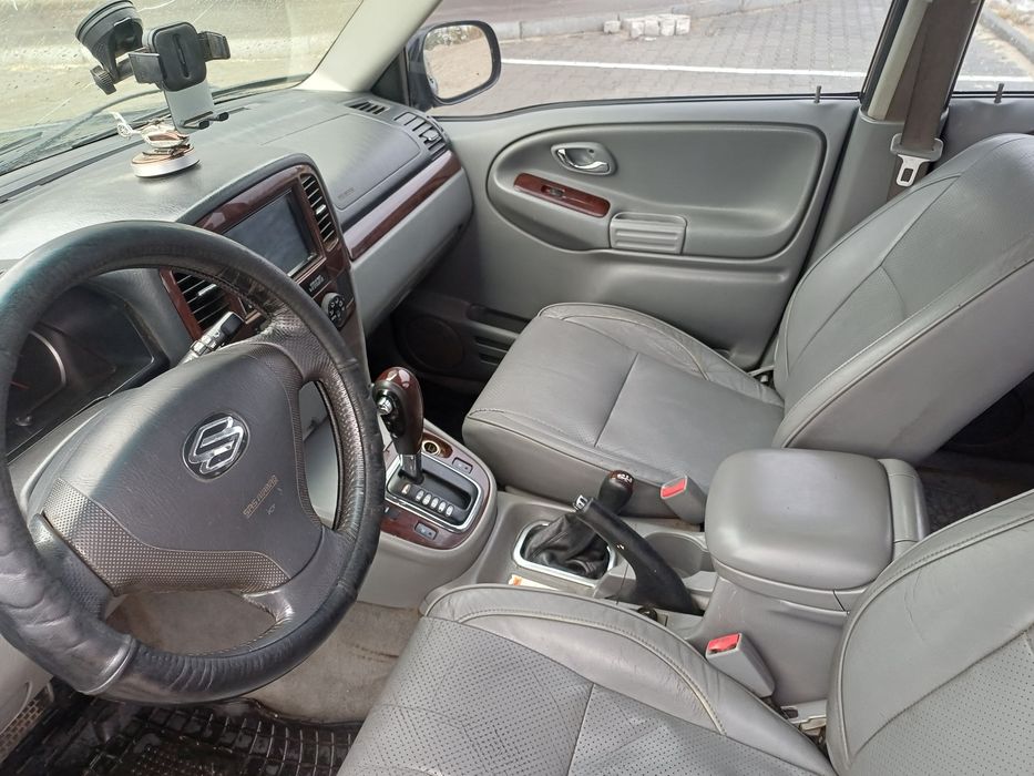 Suzuki Grand Vitara XL-7 2005 р. • Газ/Бензин • Автомат • 2.7 л