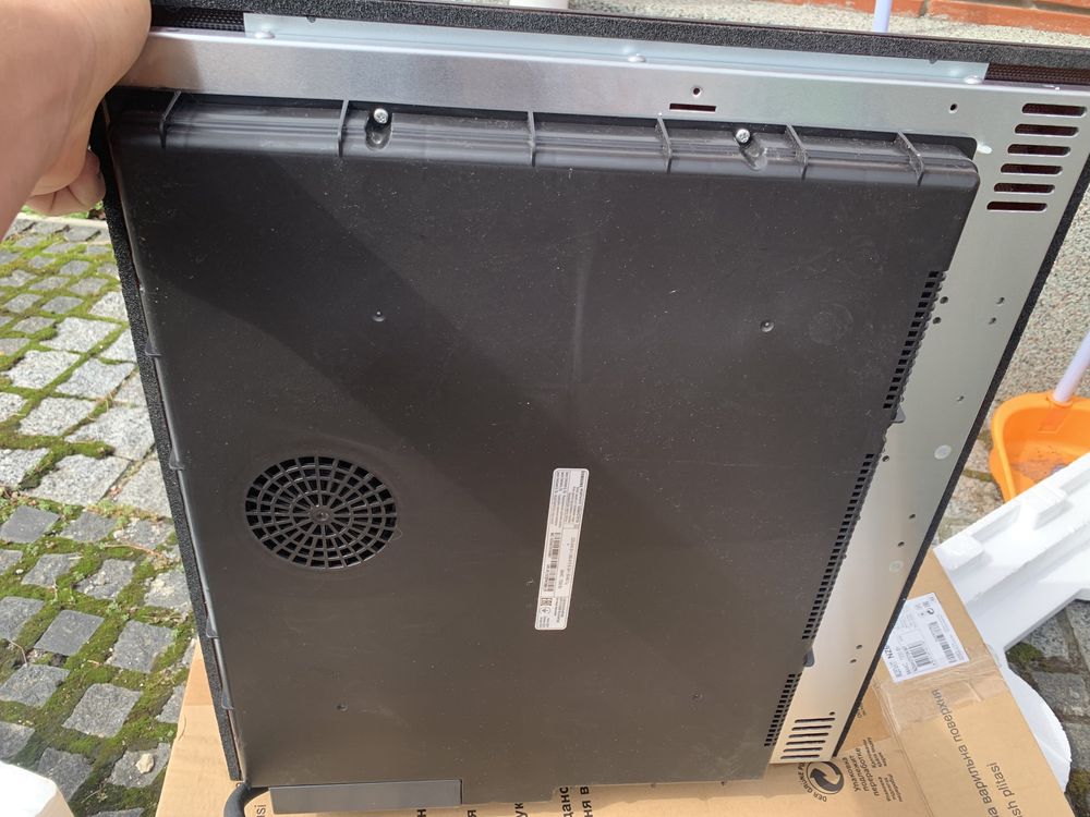 Варильна поверхня електрична Samsung NZ64H37070K