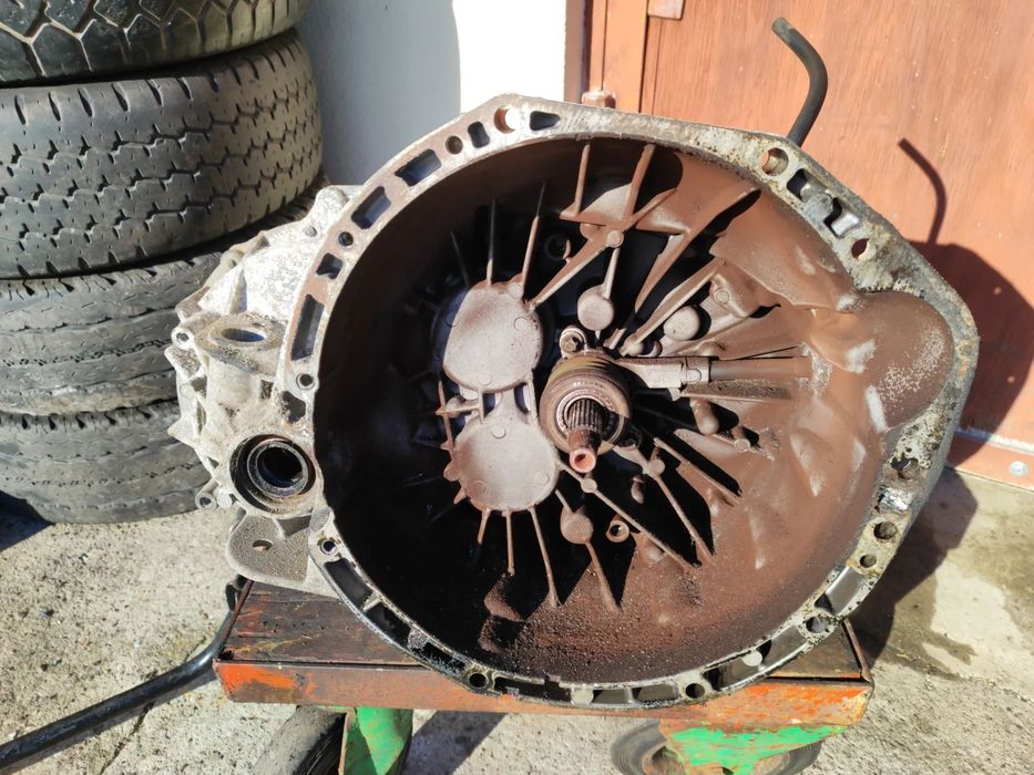 skrzynia biegów PF6 040 6-biegów do Trafic II lift 06- 2,0dci Vivaro ,sprawdzona