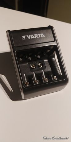 Ładowarka Varta USB ,9V Akumulatory AAA i AA
