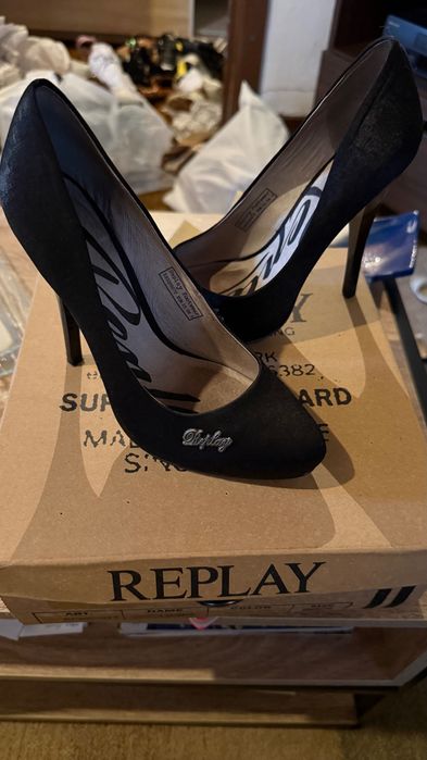 Sapatos de salto alto