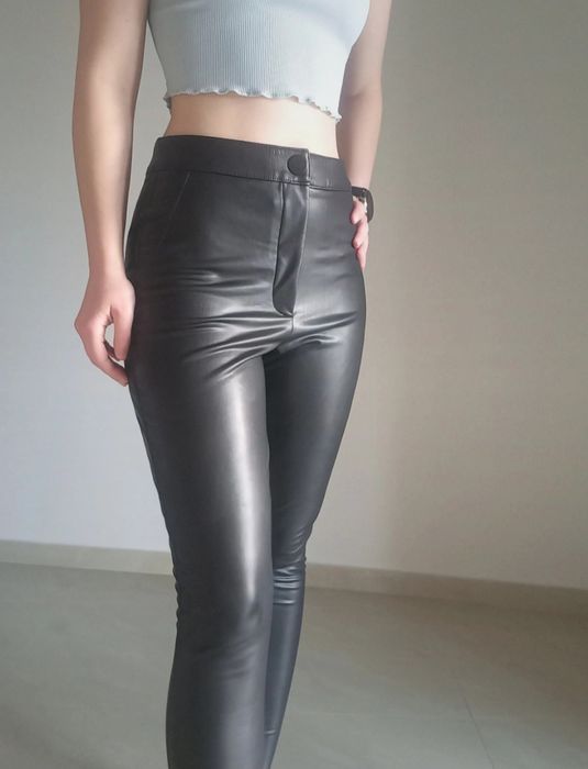 Czarne spodnie damskie woskowane rozmiar M 38 imitacja skórzane