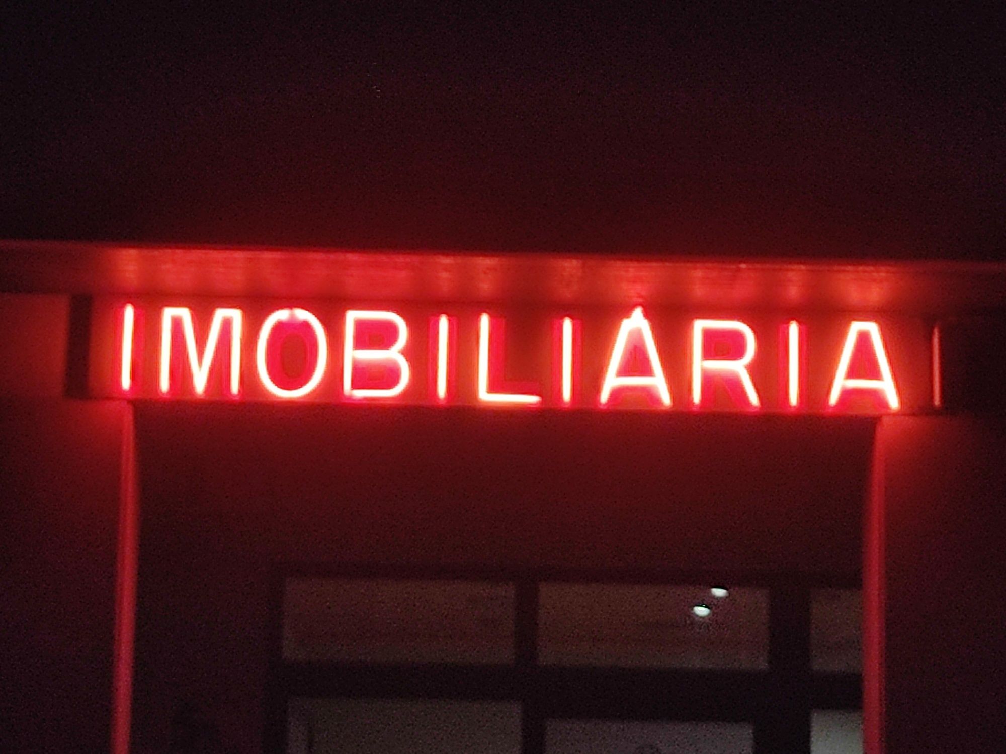 Reclame néon imobiliária