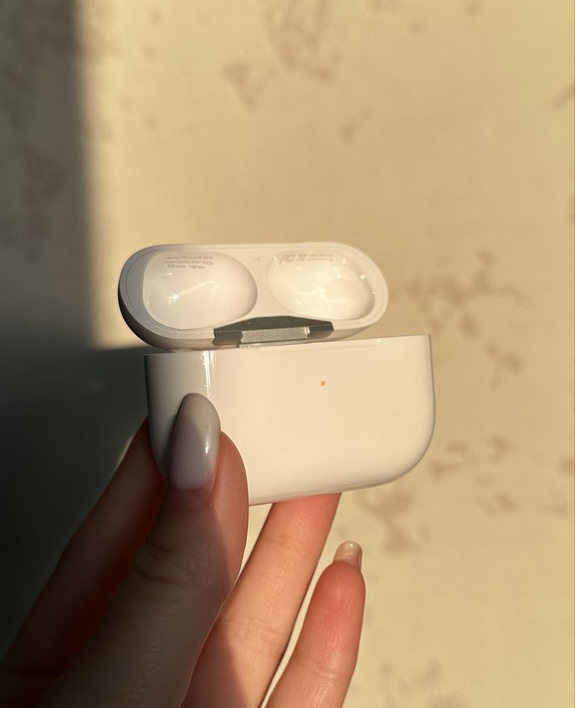 Зарядний кейс MagSafe Charging Case for AirPods Pro