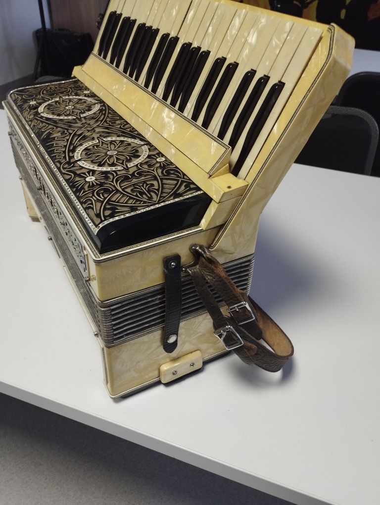Akordeon wurlitzer 120