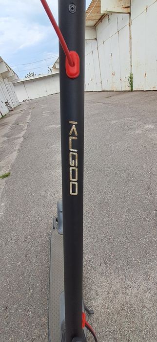 Продам электросамокат Kugoo M365