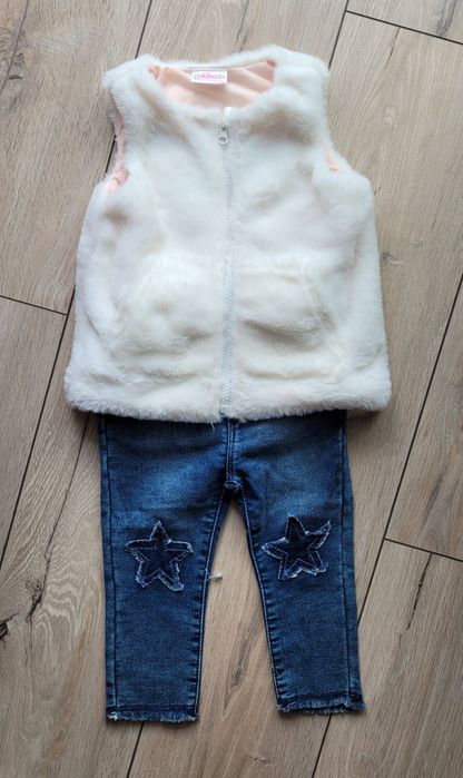 Дитяча безрукавка для дівчинки