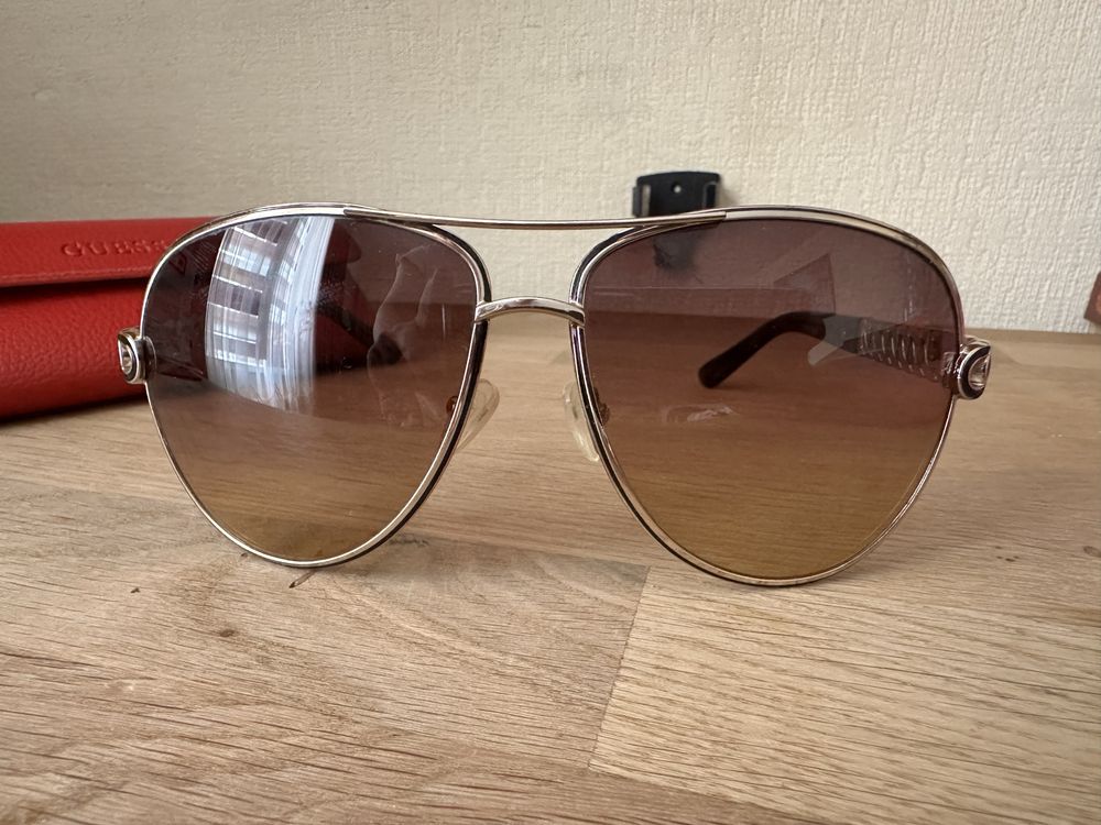 Сонцезахисні окуляри Guess
