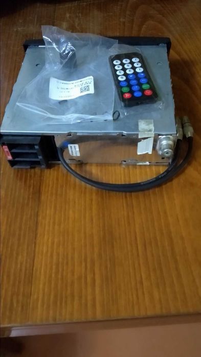 Продам магнитолу в авто Philips car 400