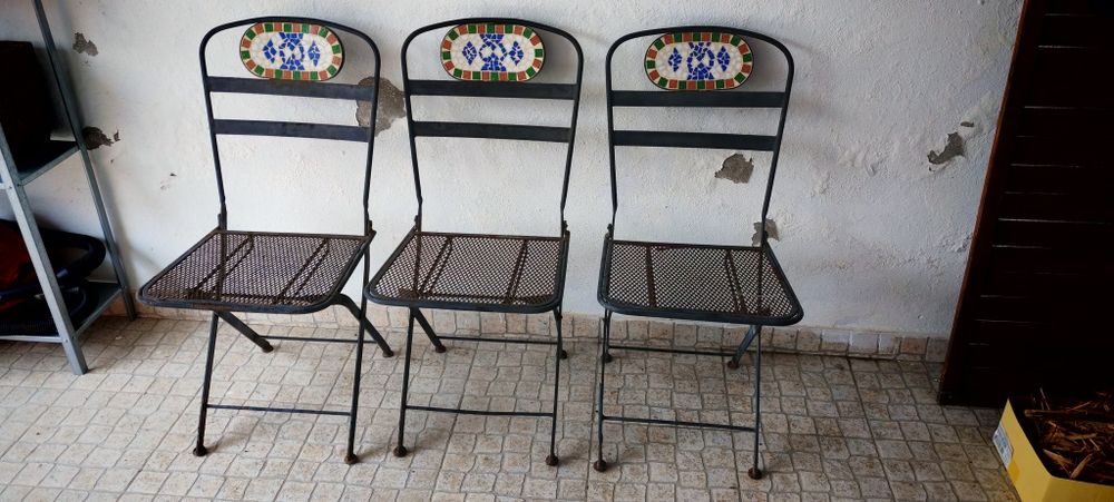 3 Cadeiras em ferro dobráveis