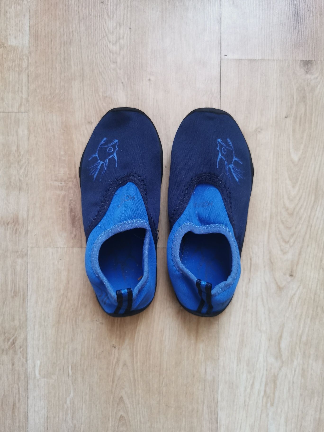 (Stan idealny) Buty do wody HOTUNA rozmiar 30 (18 cm)