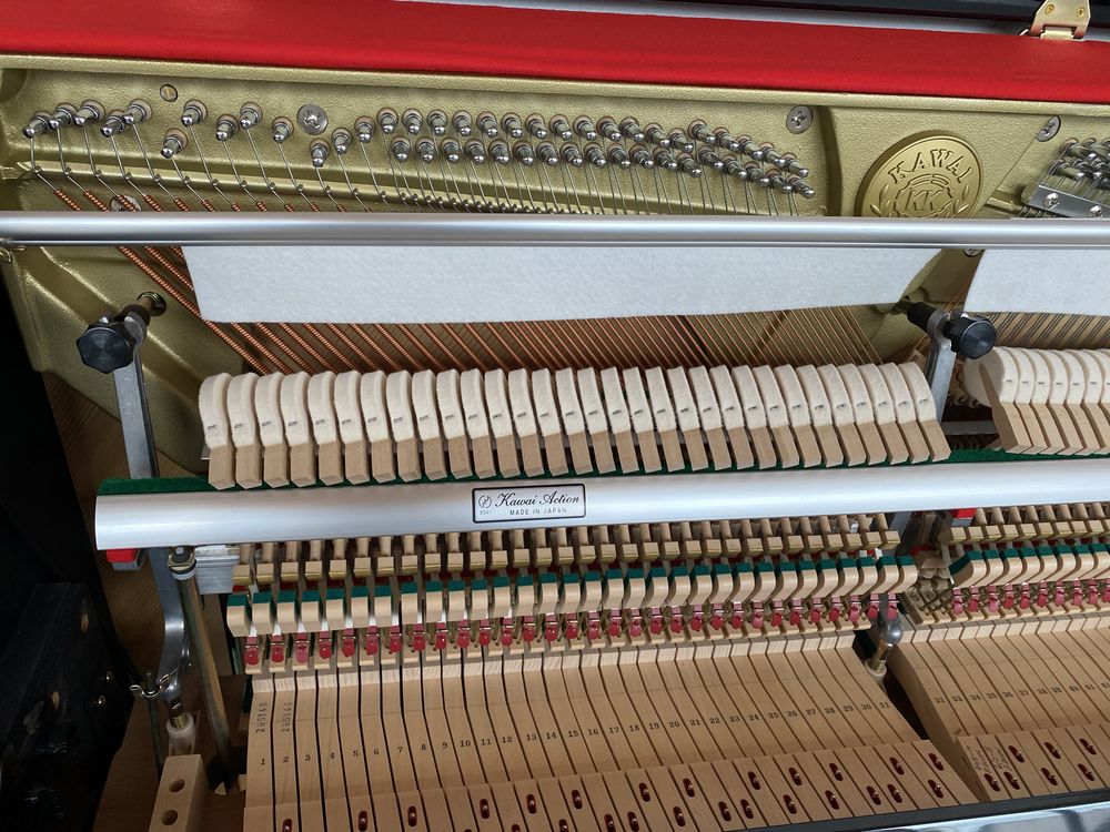 Piękne pianino Kawai K18