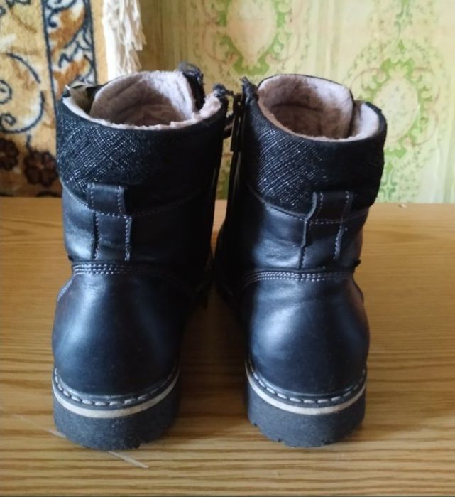 Продам ботинки кожаные.