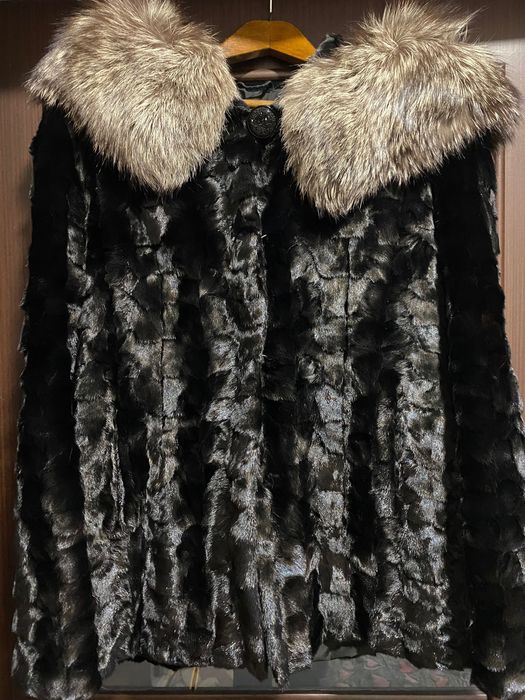 Продам норкову шубу