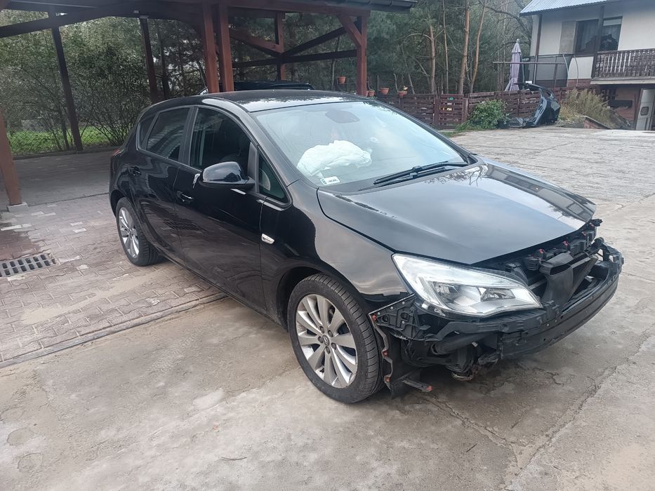 Opel astra j 1.6 benzyna