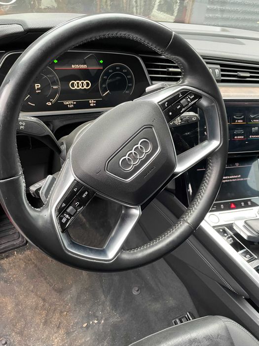 Разборка Audi E-Tron бампер фара капот Розборка Ауді Є Трон Етрон