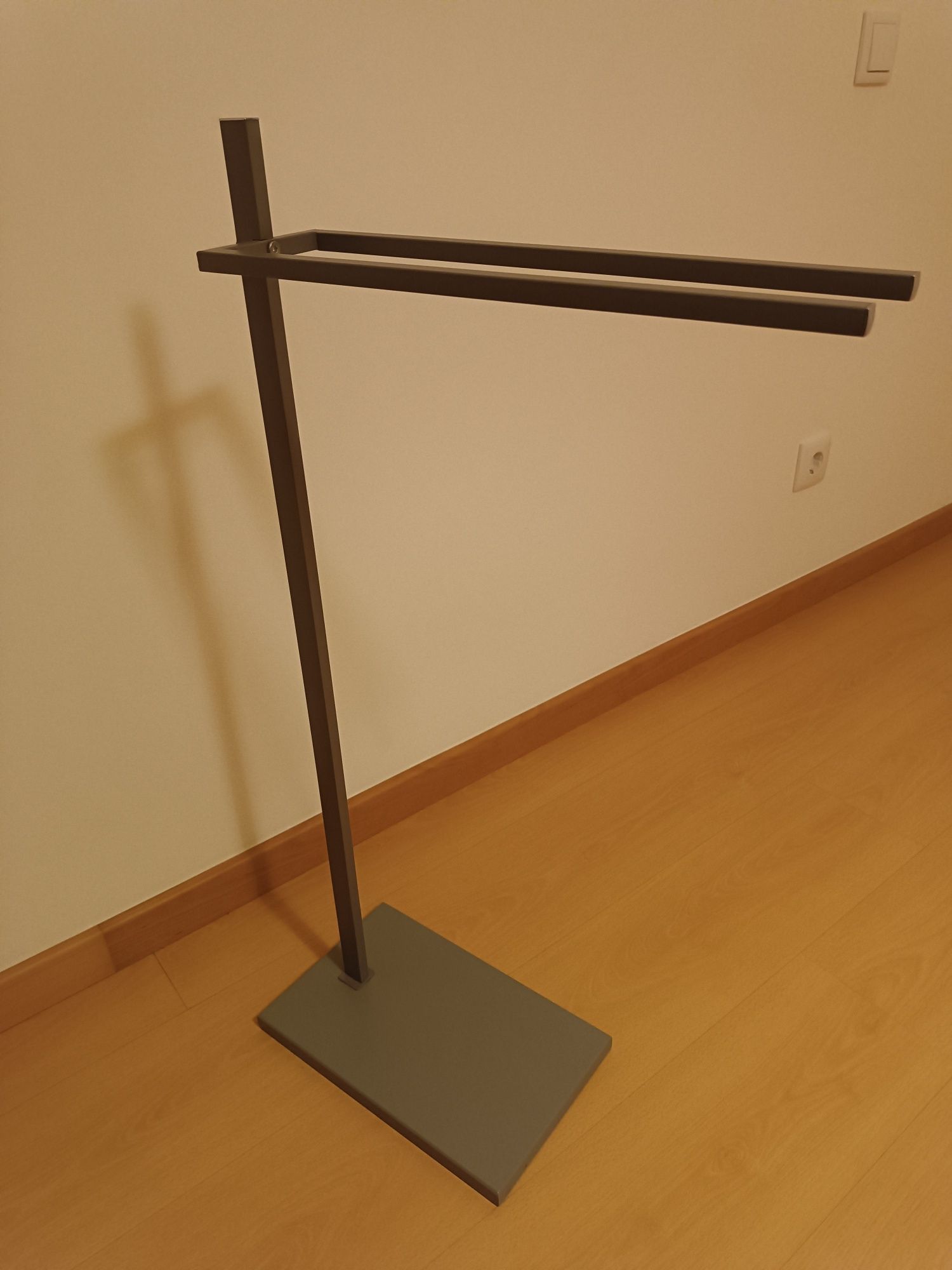 Toalheiro vertical wc