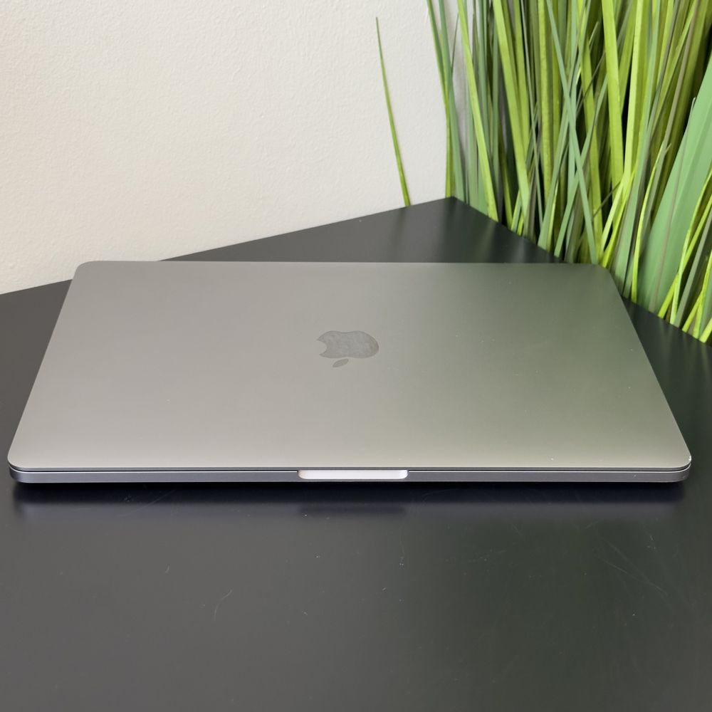 MacBook Pro 13 2020	Space 	M1	8/256	$780\№1503