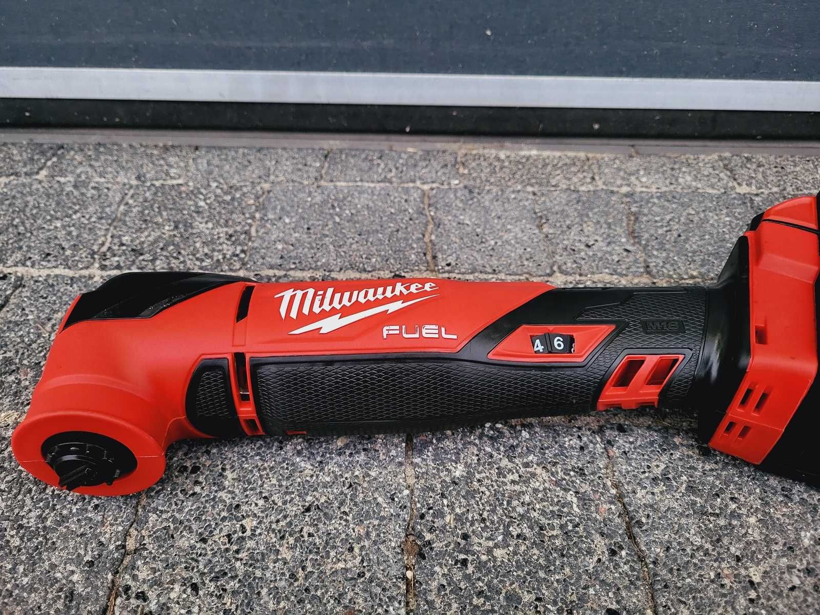 Urządzenie wielofunkcyjne Milwaukee M18 FMT 4.0Ah Multitool szlifierka