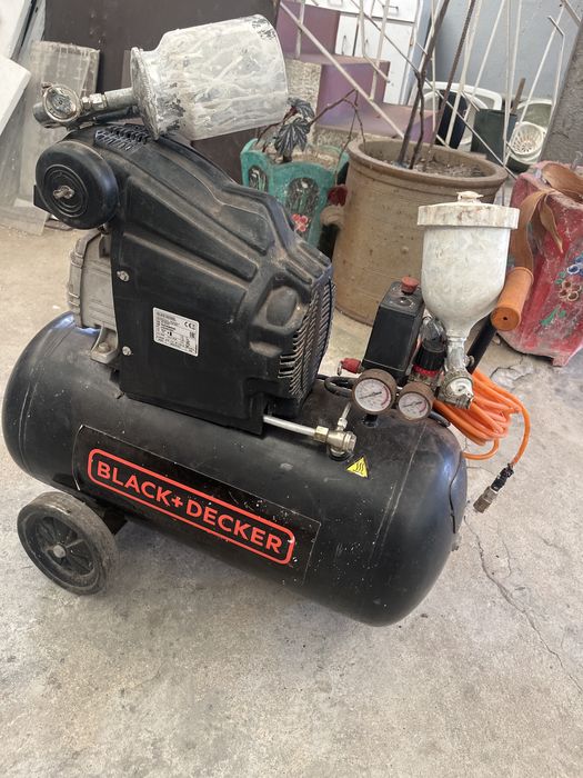 BLACK DECKER Compressor 50L 2HP 8BAR RCDV404BND540