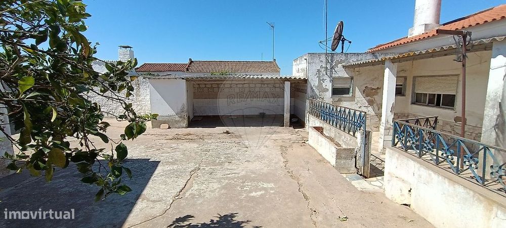 Moradia T4 para venda