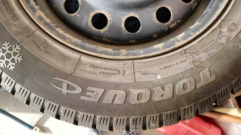 opony wraz z felgami do KIA SPORTAGE używane 4 sztuki