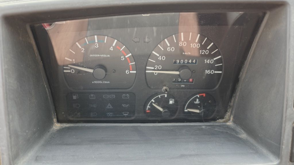 Nissan Trade 100