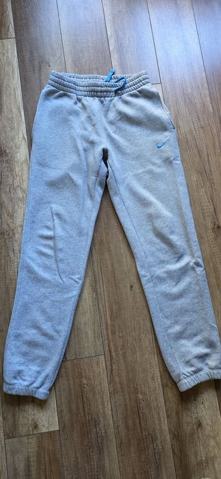 Nike spodnie dresowe  s/m