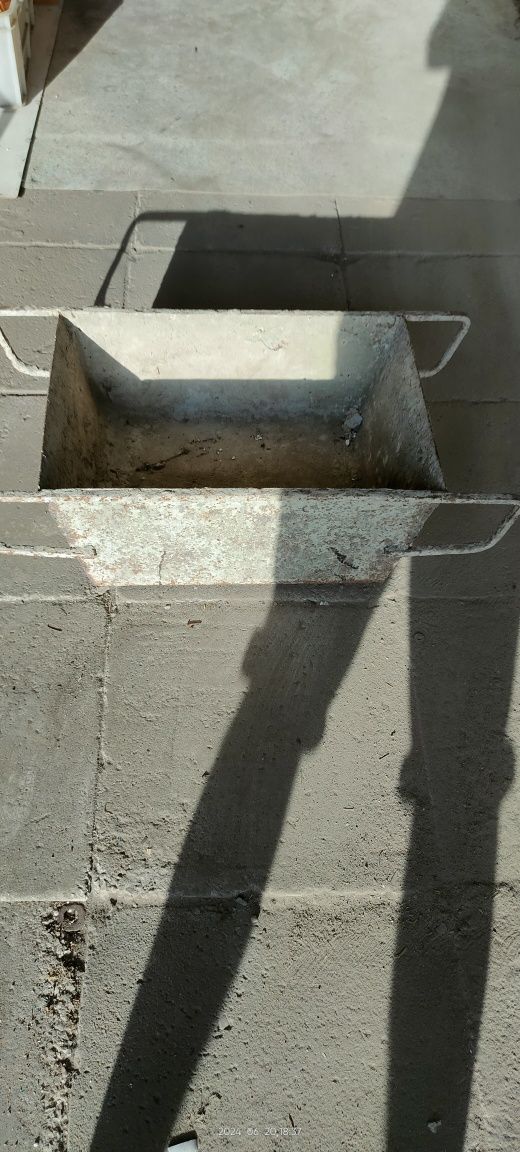 Kalfas na zaprawe cement pojemnik