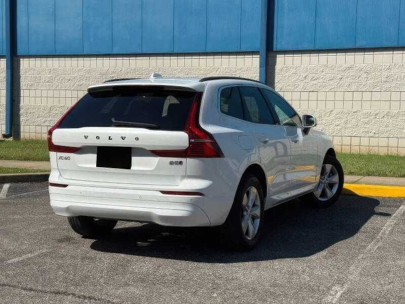 2022 Volvo XC60 B5 Momentum